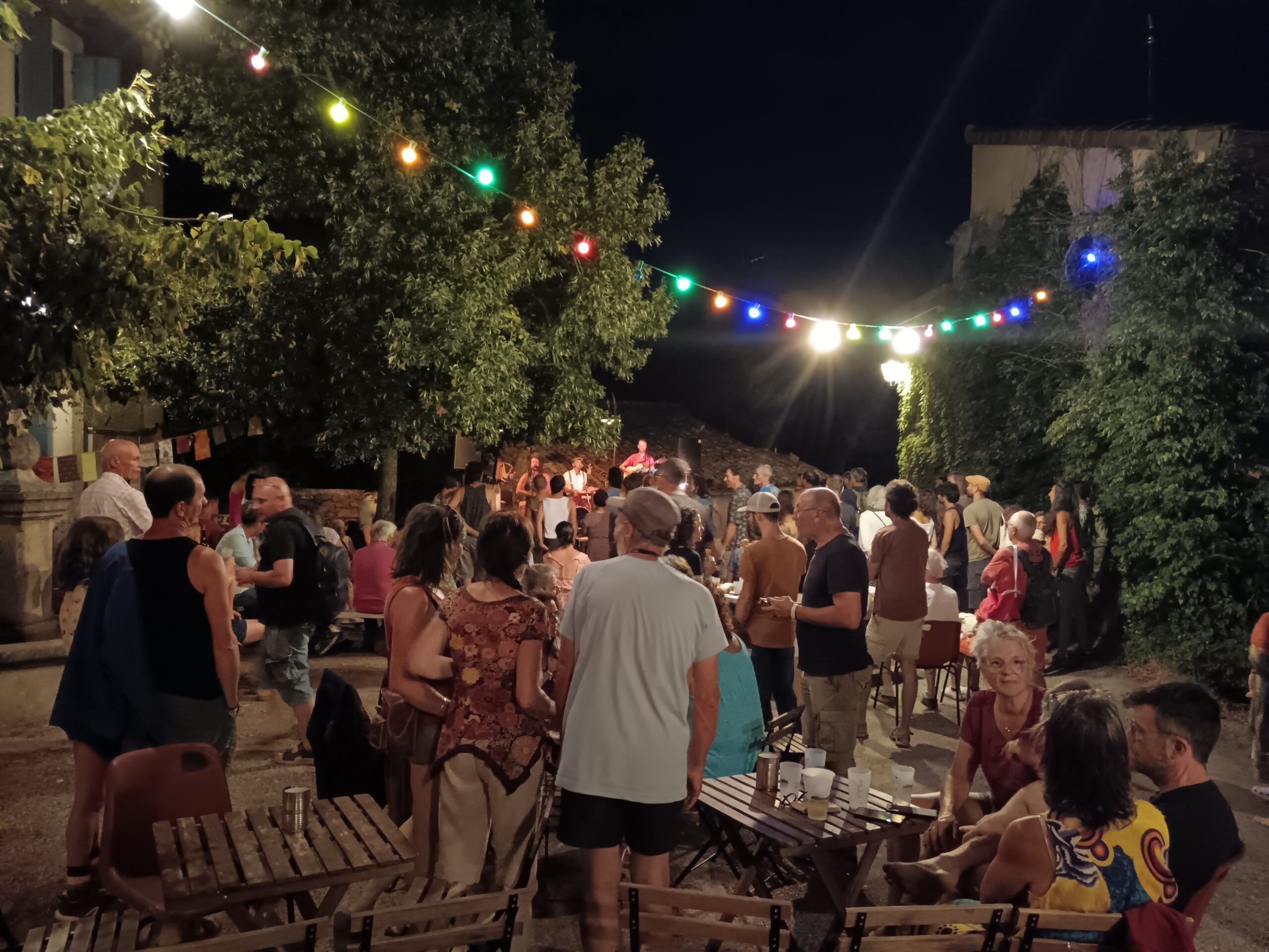 Une belle soirée festive à Vachères
