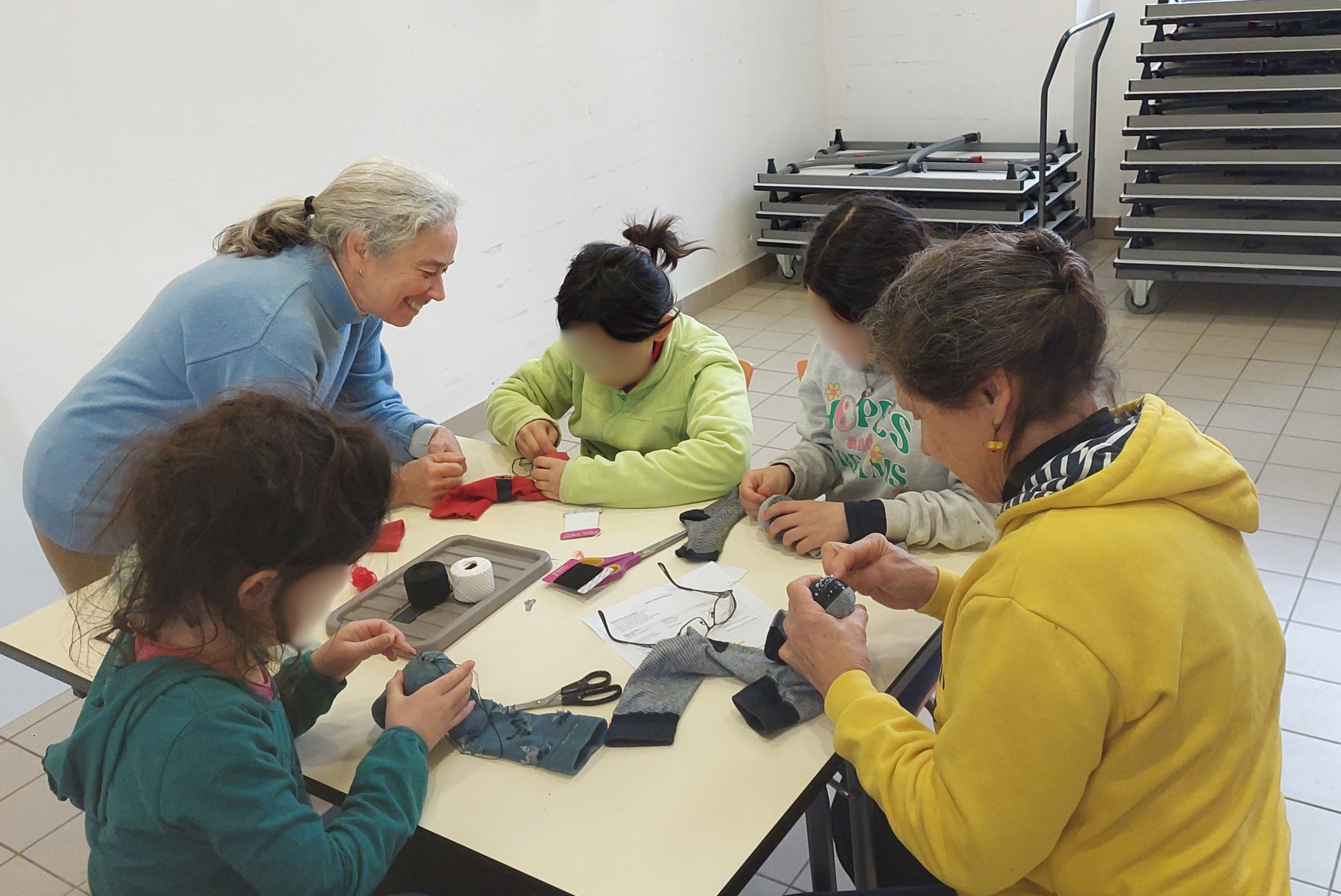Ateliers pédagogiques avec les écoles : le cycle du textile